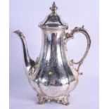 A LARGE EARLY VICTORIAN COFFEE POT. London 1848. 814 grams. 30 cm high.
