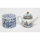 A CHINESE IMARI PORCELAIN SMALL TEAPOT AND COVER of globular form, painted in underglaze blue and