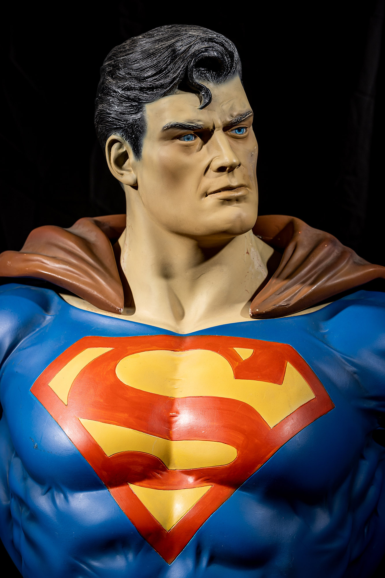 A LIMITED EDITION LIFE SIZE SCULPTURE OF SUPERMAN - Image 6 of 15