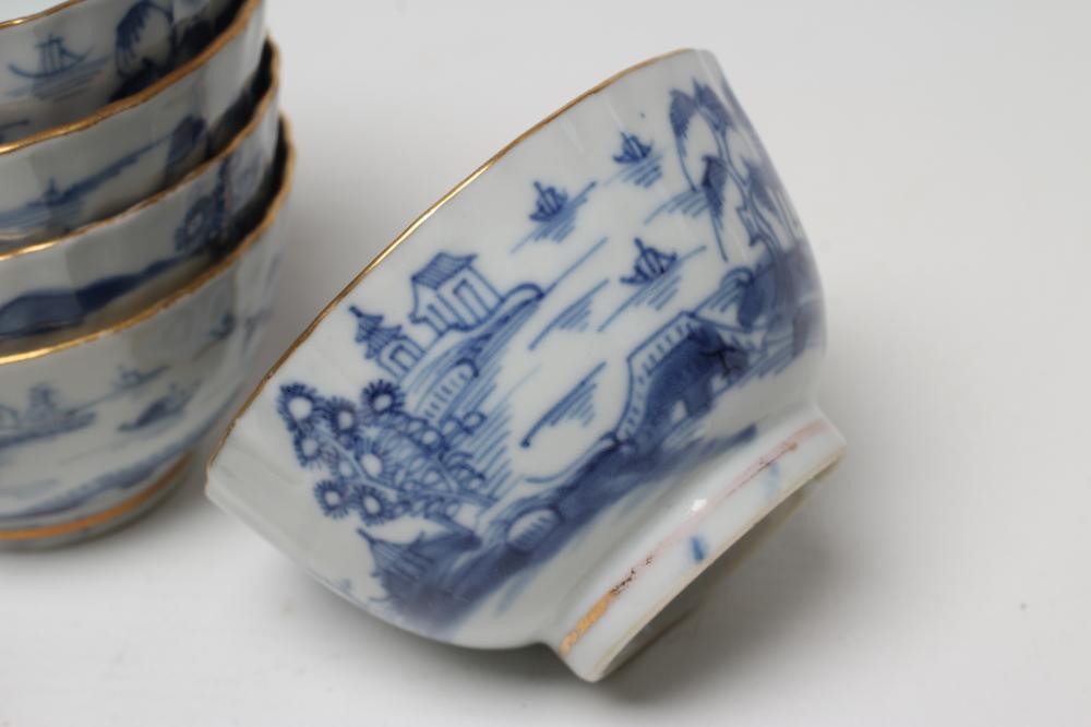 A SET OF SIX CHINESE PORCELAIN RIBBED TEABOWLS AND SAUCERS painted in underglaze blue with a - Image 3 of 4