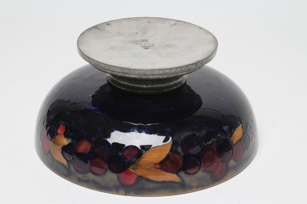 A MOORCROFT POTTERY BOWL, early 20th century, of shallow plain circular form, tubelined and - Image 3 of 6