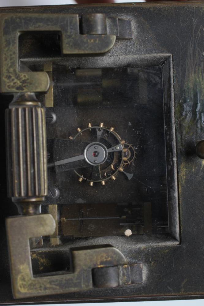 A BRASS CASED CARRIAGE CLOCK, the twin barrel movement with platform escapement and repeat mechanism - Image 3 of 5