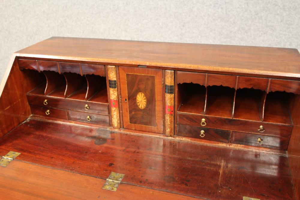A GEORGIAN MAHOGANY BUREAU, late 18th century, the banded fall front with herringbone stringing - Image 4 of 5