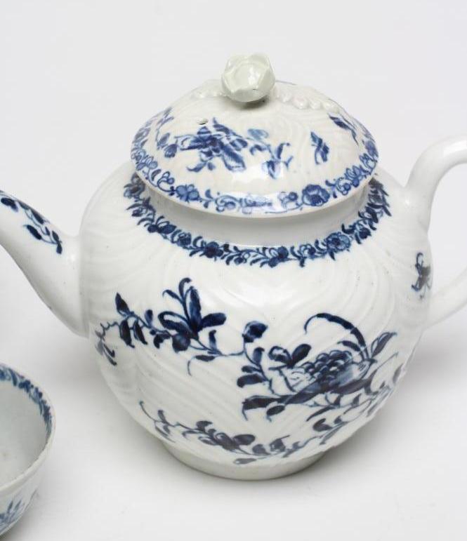 A FIRST PERIOD WORCESTER PORCELAIN TEAPOT AND COVER, c.1760, in "Feather Moulded Floral" pattern, 8" - Image 2 of 6