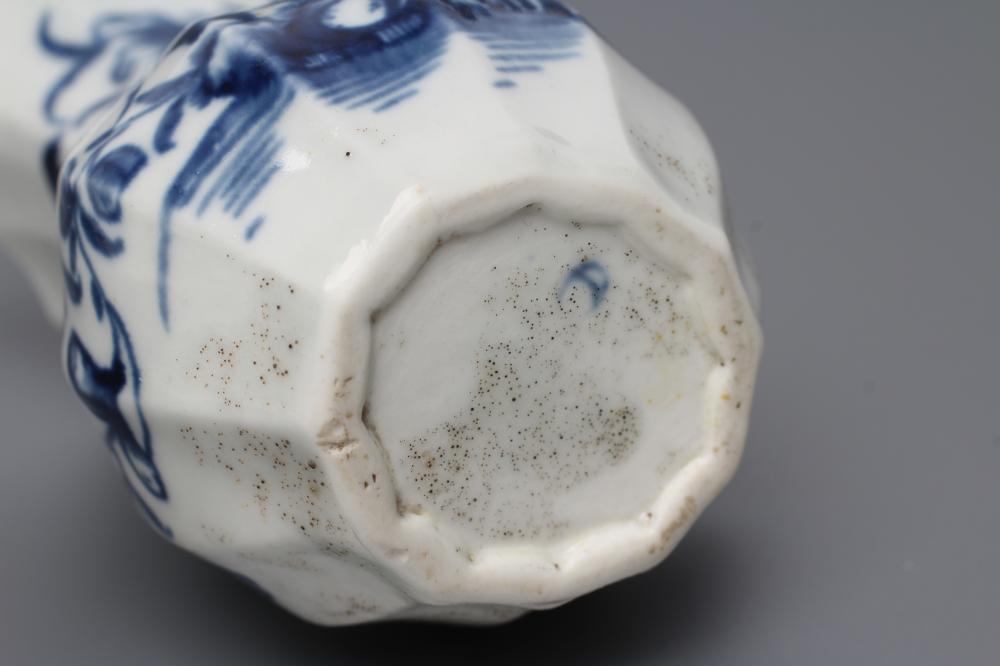 A FIRST PERIOD WORCESTER PORCELAIN MILK JUG, c.1760, of faceted baluster form painted in - Image 3 of 3