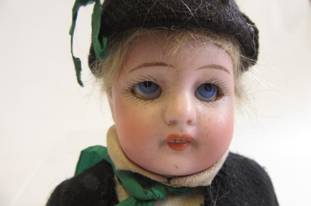 A Simon & Halbig bisque socket head boy doll with blue glass sleeping eyes, open mouth with four top - Image 2 of 3