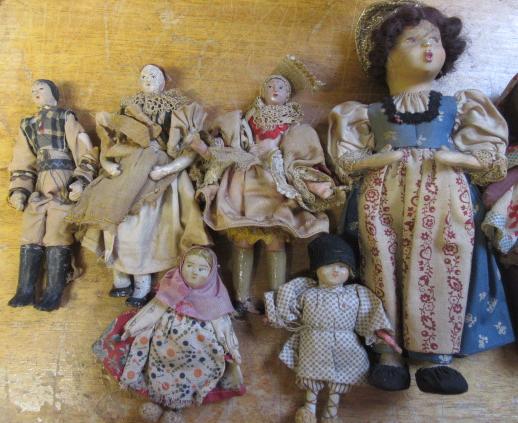 A collection of fourteen national costume and other small dolls including a Victorian German - Image 3 of 7