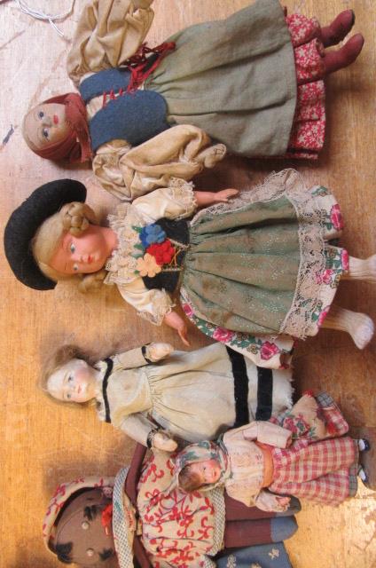 A collection of fourteen national costume and other small dolls including a Victorian German - Image 2 of 7