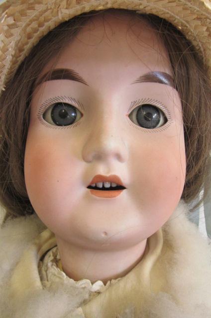 A rare Furga Canneto bisque socket head doll with blue glass paperweight sleeping eyes, open mouth - Bild 3 aus 5