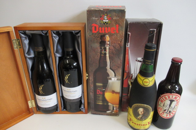 A presentation box of Ernest & Julio Gallo comprising 1 bottle of 2000 Chardonnay and a 2001