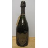 1 bottle 1982 Moet et Chandon Champagne, Cuvee Dom Perignon (Est. plus 21% premium inc. VAT)