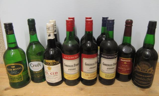 12 bottles of Sherry comprising 4 bottles Gonzalez, Byass Jerez La Concha Sherry, 2 bottles