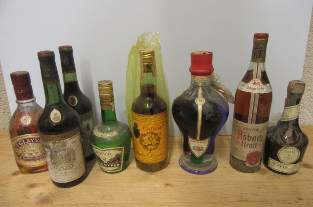 A quantity of liqueurs comprising 2 bottles 1967 Cordier, 1 bottle Glayva Scotch Liqueur, 1 50cl