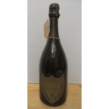 1 bottle 1983 Moet et Chandon Champagne, Cuvee Dom Perignon (Est. plus 21% premium inc. VAT)