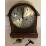 Oak cased mantle clock with Wurtemberg movement, case 31cms h x 25cms w.