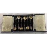 Boxed set of 6 silver apostle spoons.