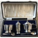 Silver condiment set, Haseler&Restall. Birmingham1947. 159.2gms.