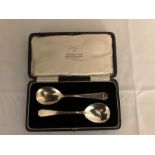 Boxed silver spoons, London 1912. In very good condition, light signs of use with fine scratches.