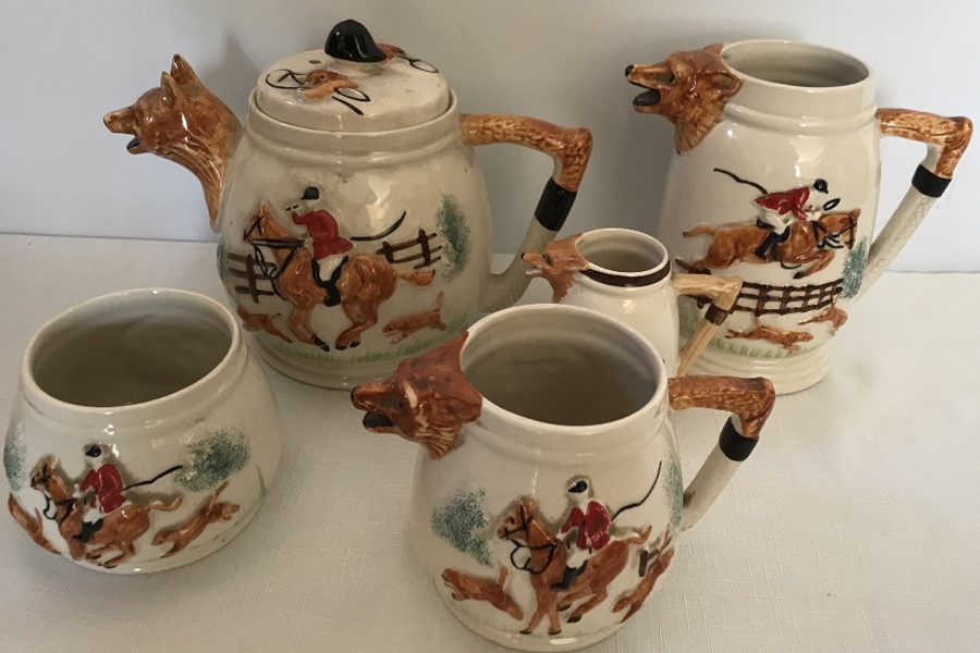 A Keele pottery hunting themed tea set comprising teapot, sugar bowl, and 3 jugs all good - Image 3 of 3
