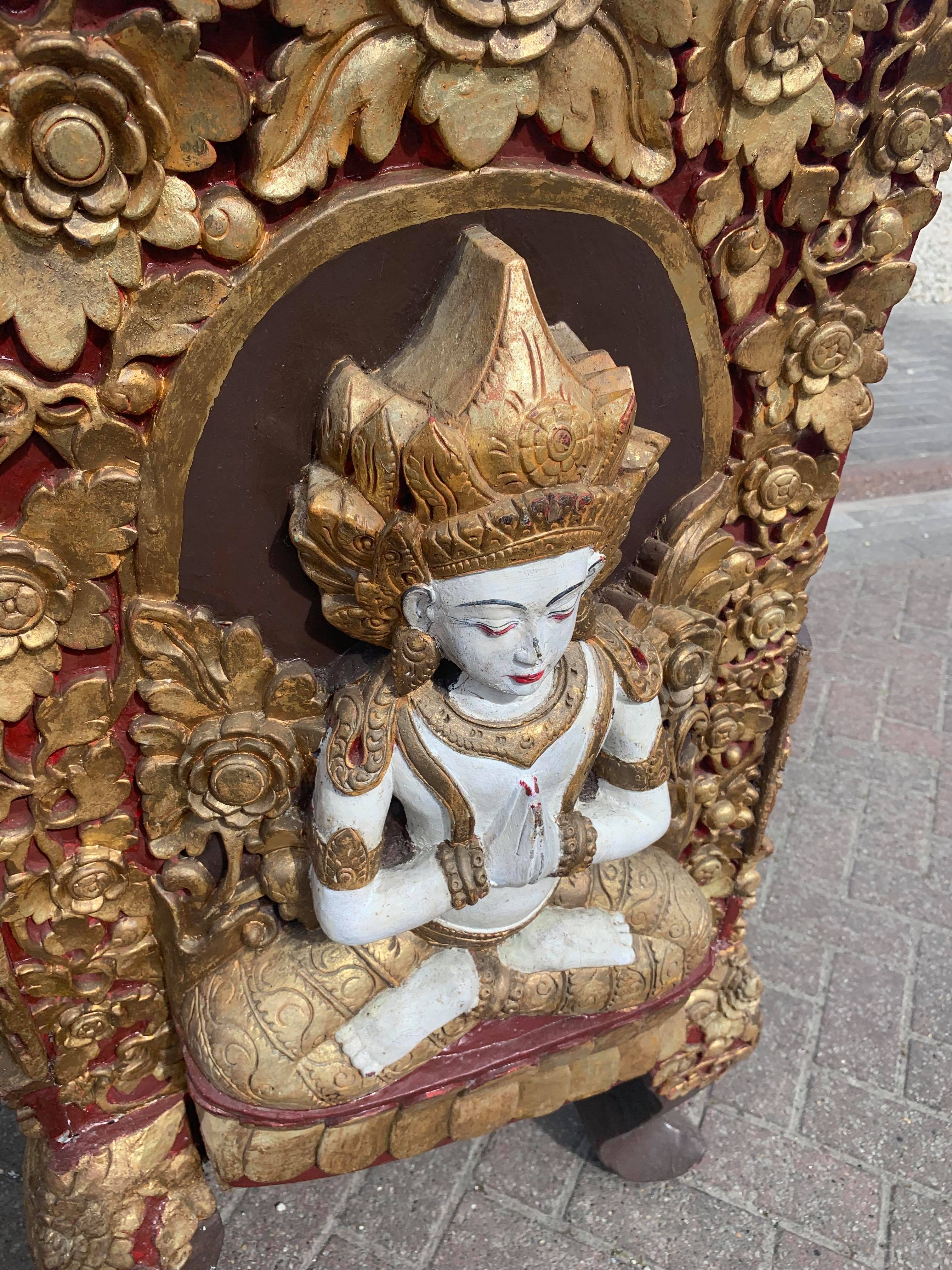 A pair of early 20thC Tibetan ceremonial chairs with gilt decoration to top. - Image 10 of 13