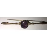 Amethyst and 9 ct gold bar brooch. 2.8gms total. 7 cms l.