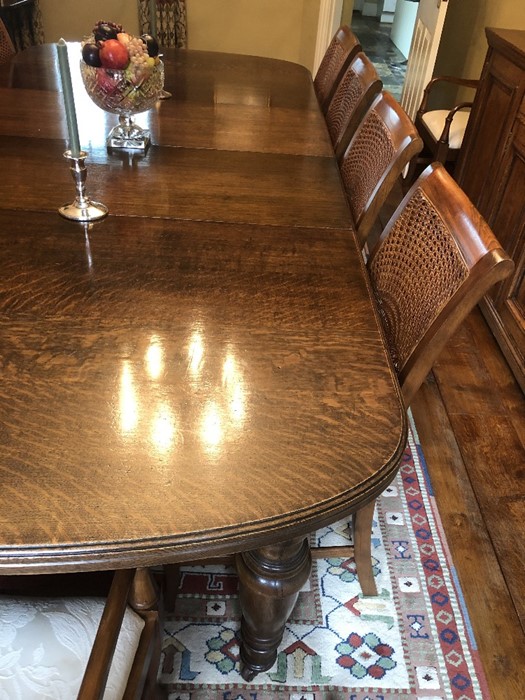 An 19thc oak windout dining table on turned legs with winder and 2 removable leaves. 276 x 130cms - Image 2 of 3