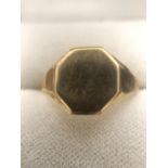 A 9 carat gold gents octagonal signet ring. Size S. 2.3gms.