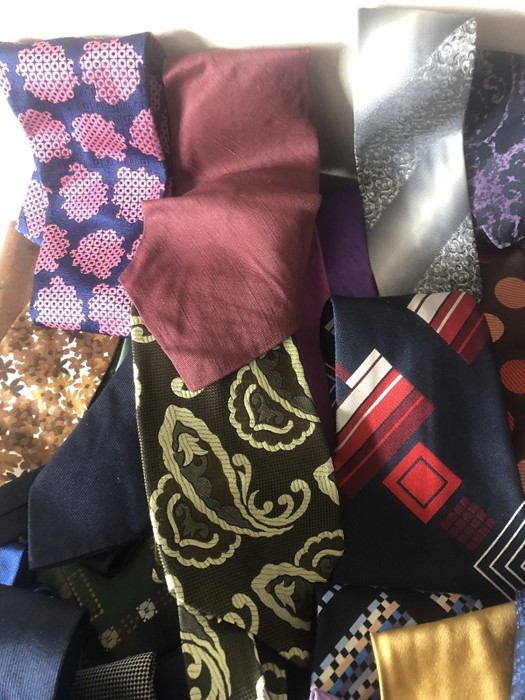 A quantity of gentlemans vintage ties including bow ties. - Image 2 of 5