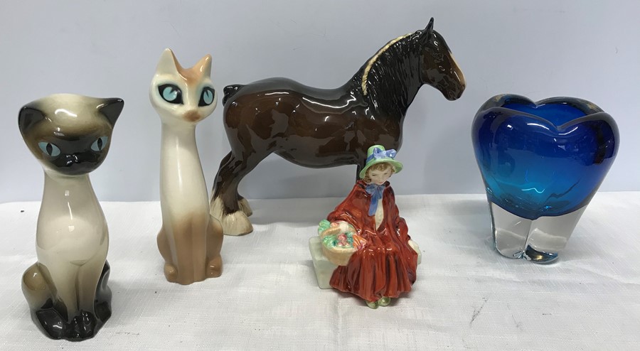 Mixed lot of ceramics and glass to include Beswick Shire horse 21.5cms h, Royal Doulton figure Linda