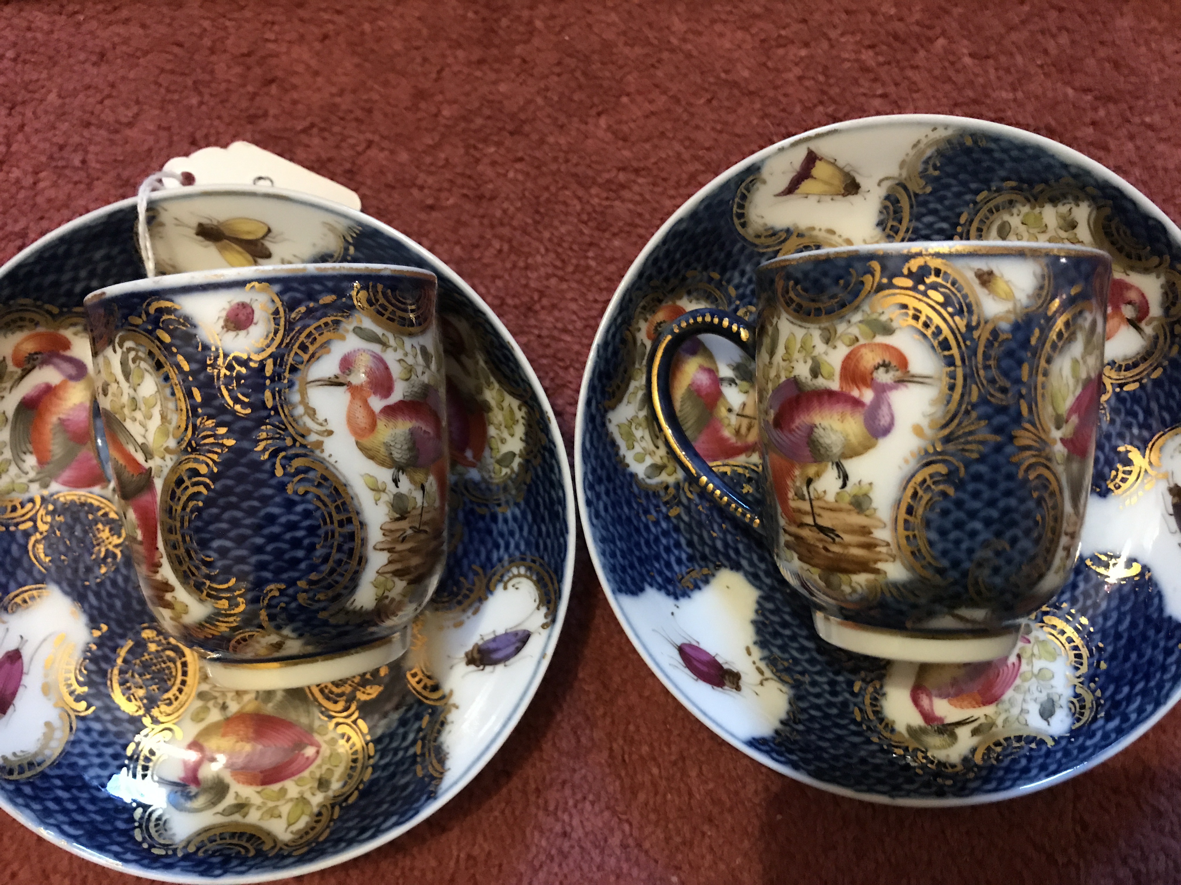 Two coffee cans and saucers and a tea cup scale blue with exotic birds probably Samson late 19th - Image 4 of 5