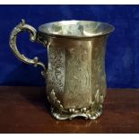 A MID 19TH CENTURY SILVER MUG, with acanthus leaf decoration to the handle and base, engraved