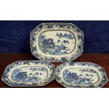 A COLLECTION OF BLUE & WHITE CHINESE EXPORT WARE SERVING DISHES, 3 in the lot, each with willow,