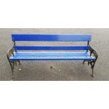 A CAST IRONG & WOOD GARDEN BENCH / SEAT, 70" (W)