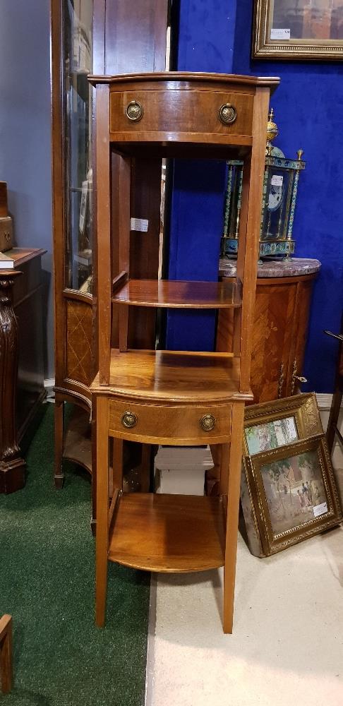 A PAIR OF EARLY 20TH CENTURY MAHOGANY 1 DRAWER SIDE TABLES / STANDS, single drawer, raised on a