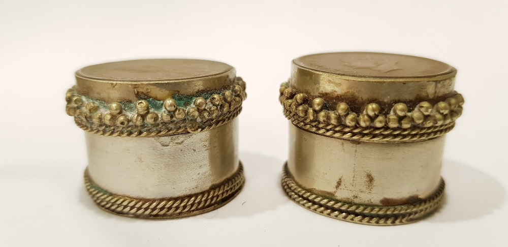 TWO SNUFF BOXES, each with a coin inserted to the lid, (i) A George V King Emperor / One Quarter - Image 3 of 3