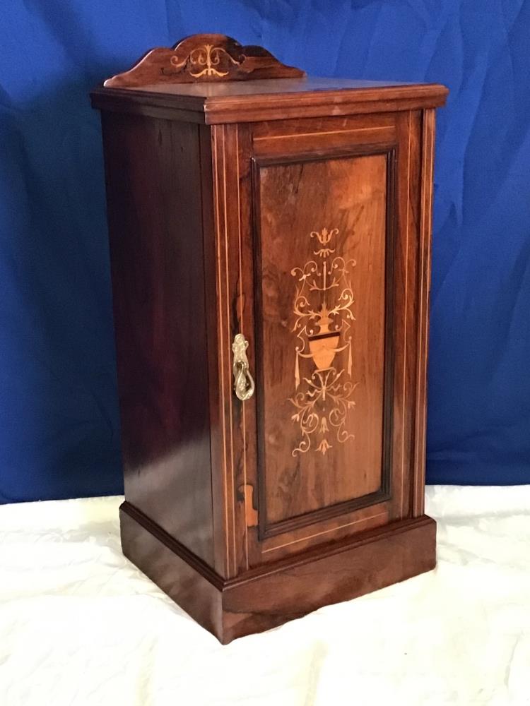 A VERY FINE ROSEWOOD SINGLE DOOR CABINET, with wonderful inlaid decorative detail to the door,