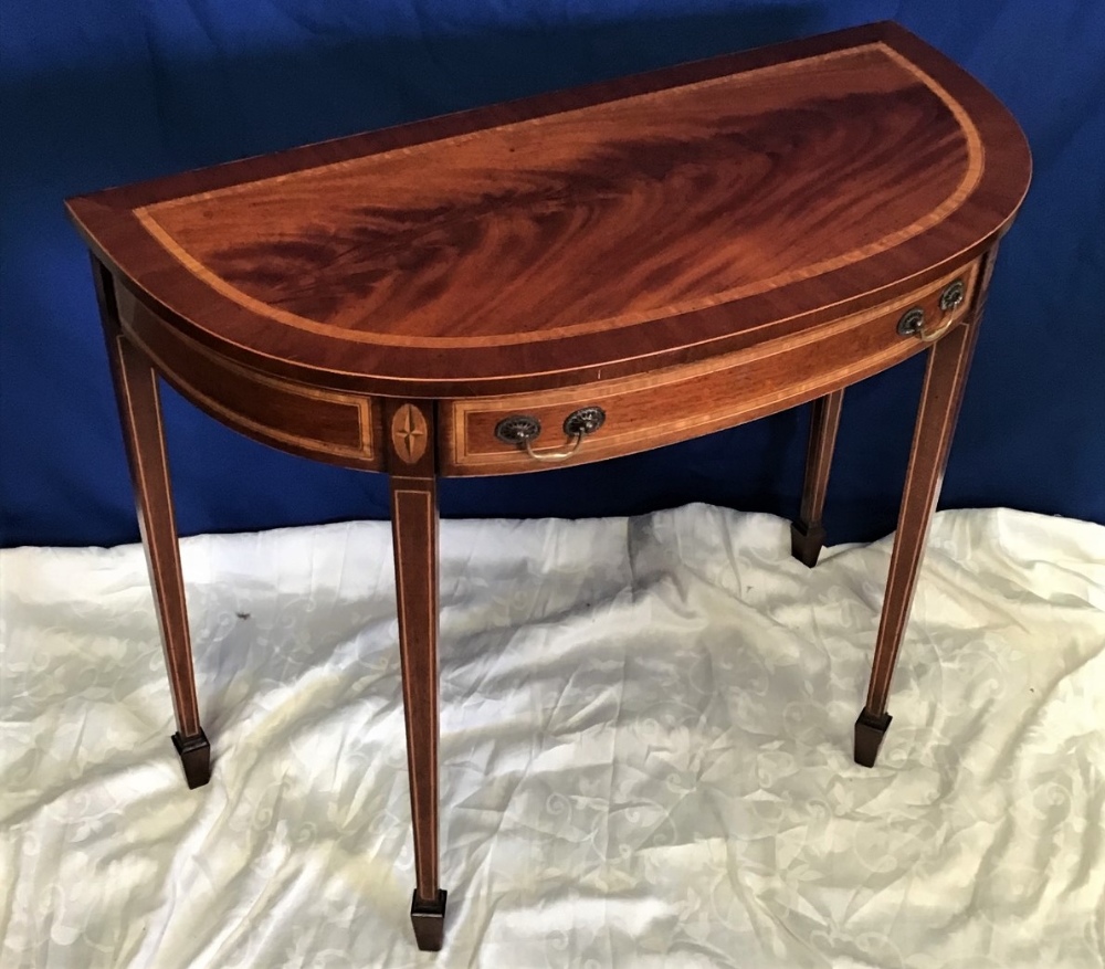 A VERY FINE PAIR OF MAHOGANY INLAID SIDE TABLES, with a single central frieze drawer, raised on