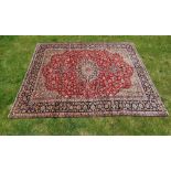 A VERY GOOD QUALITY VINTAGE HAND-KNOTTED PERSIAN FLOOR RUG, LARGE, WITH ‘NAIN’ STYLE PATTERN, of