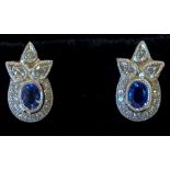 A PAIR OF STUNNING 18CT WHITE GOLD ART DECO STYLE SAPPHIRE & DIAMOND EARRINGS