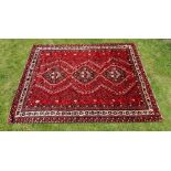 A VERY GOOD QUALITY 20TH CENTURY HAND KNOTTED PERSIAN FLOOR RUG, with multi geometric medallion
