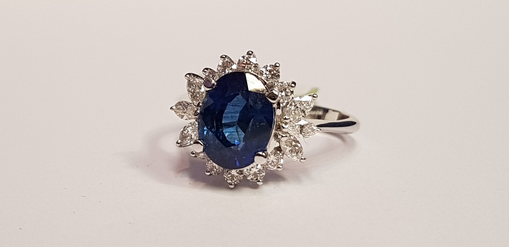 A STUNNING 18CT WHITE GOLD SAPPHIRE & DIAMOND CLUSTER RING, sapphire: 2.52cts, diamonds: 1.00cts - Image 7 of 10
