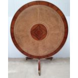 A GOOD QUALITY MID 20TH CENTURY ROSEWOOD & MAHOGANY CENTRE TABLE, with leather insert top and