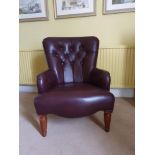 A GOOD LEATHER LIBRARY ARMCHAIR, leather in excellent condition, 33” x 25” approx