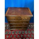 A NEATLY SIZED 5 DRAWER CHEST, 2 over 3, Mahogany, raised on bracket feet, 38cm x 61cm x 76cm