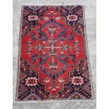 A GOOD QUALITY VINTAGE HAND KNOTTED PERSIAN AFSHAR RUG, 277cm x 160cm approx