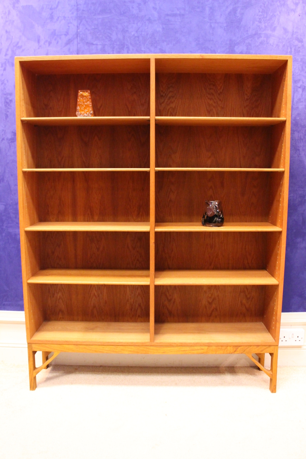 A PAIR OF OAK MID CENTURY MODERN, BORGE MOGENSEN FOR FDB MOBELFABRIK OPEN BOOKCASES, Danish, with - Image 3 of 5