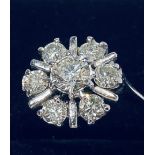 18CT WHITE GOLD VINTAGE DAISY DIAMOND RING centre diamond surrounded by 6 exquisite round cut