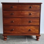 A VERY GOOD QUALITY IRISH MAHOGANY CHEST OF DRAWERS, 4 drawer (graduated) in the manner of