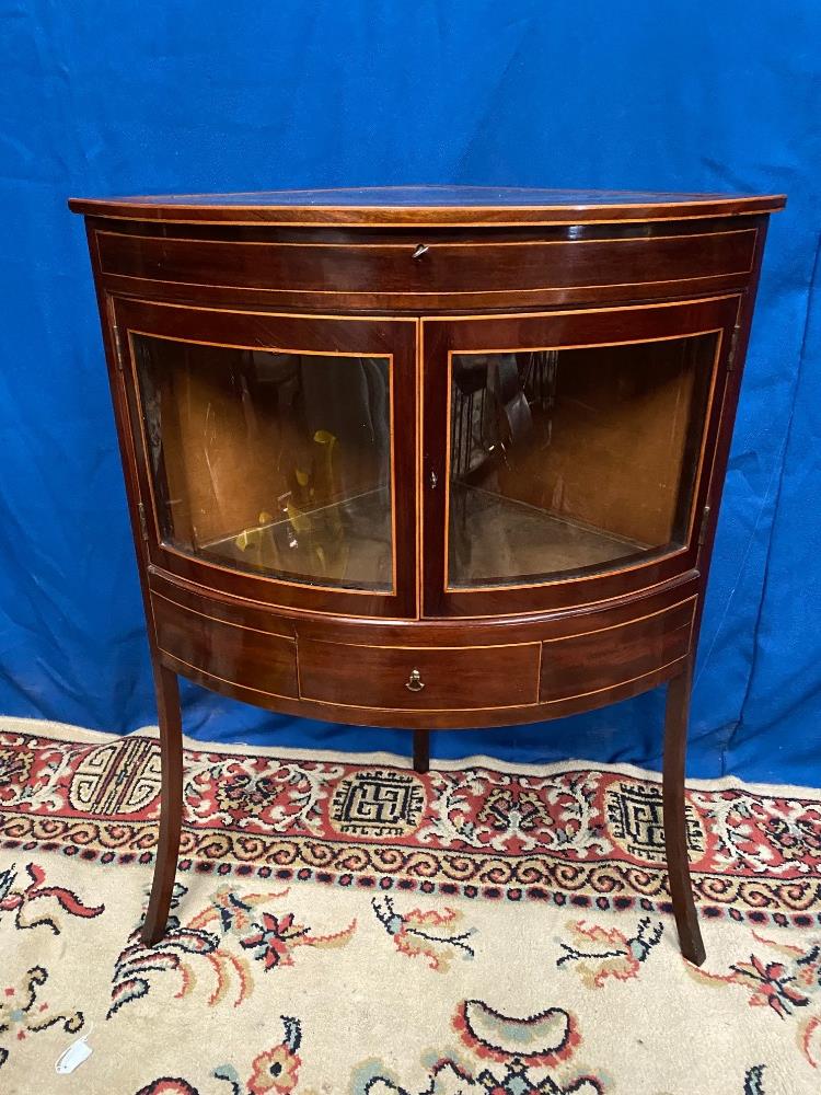 A VERY FINE WILLIAM IV MAHOGANY & SATINWOOD INLAID ‘CURIO’ / DISPLAY CORNER CABINET, with glazed