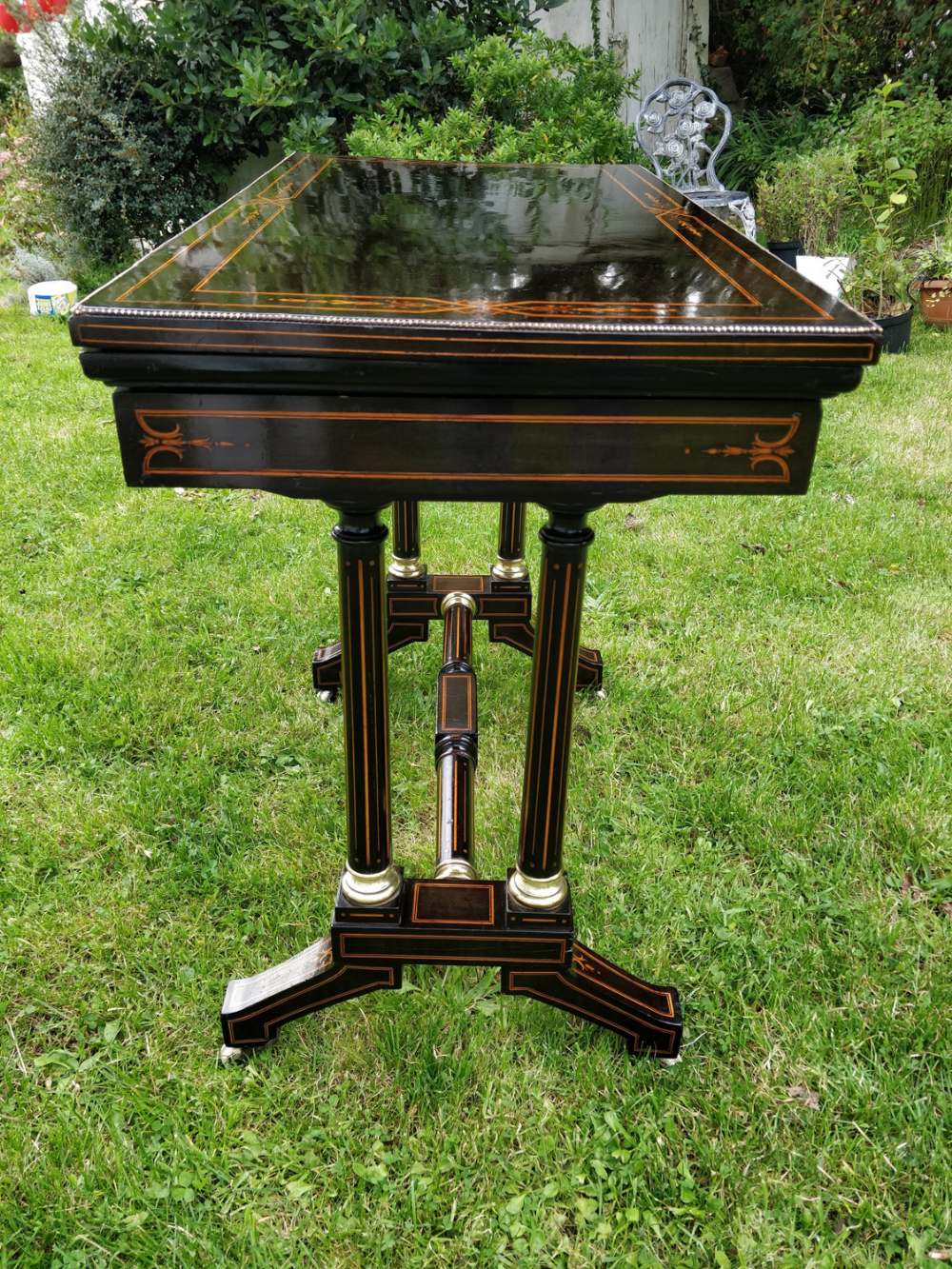 A VERY FINE VICTORIAN ‘AESTHETIC MOVEMENT’ EBONY CARD TABLE, circa 1880, with satinwood inlay - Image 7 of 8